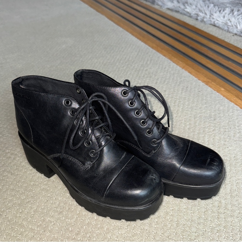 Vagabond shoemaker boots size 39, gently used